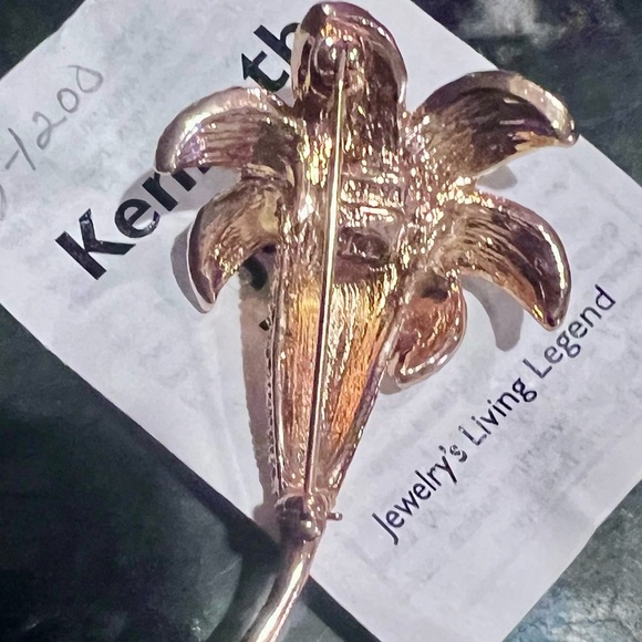Kenneth Jay Lane Gold and Silver Palm Brooch - Picture 2 of 2